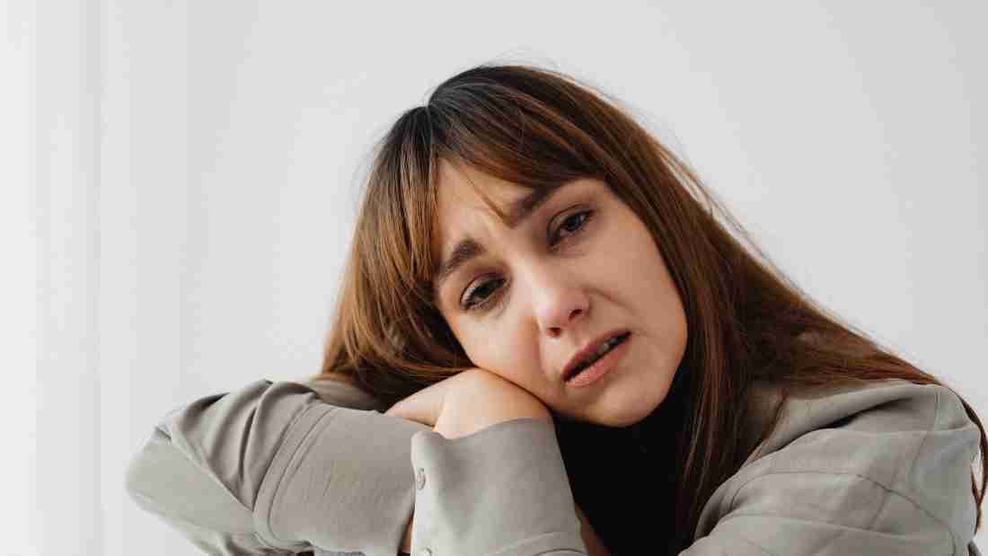A distraught young woman