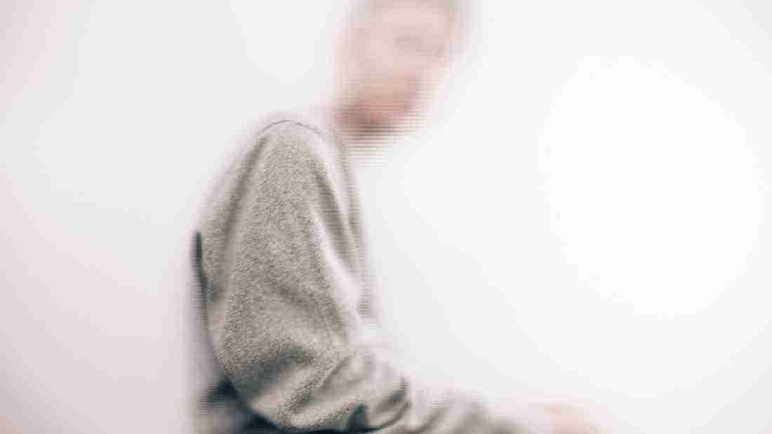 A man in the grip of confusion and psychological distress