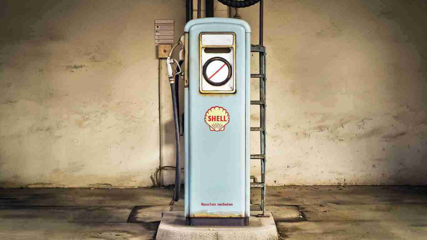 A gas station providing narcissistic supply