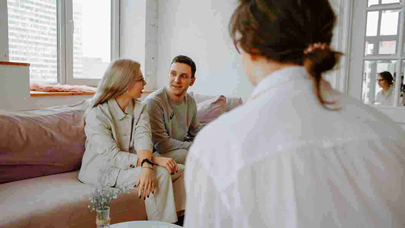 The Essentials of Bowenian Therapy: Navigating Family Systems